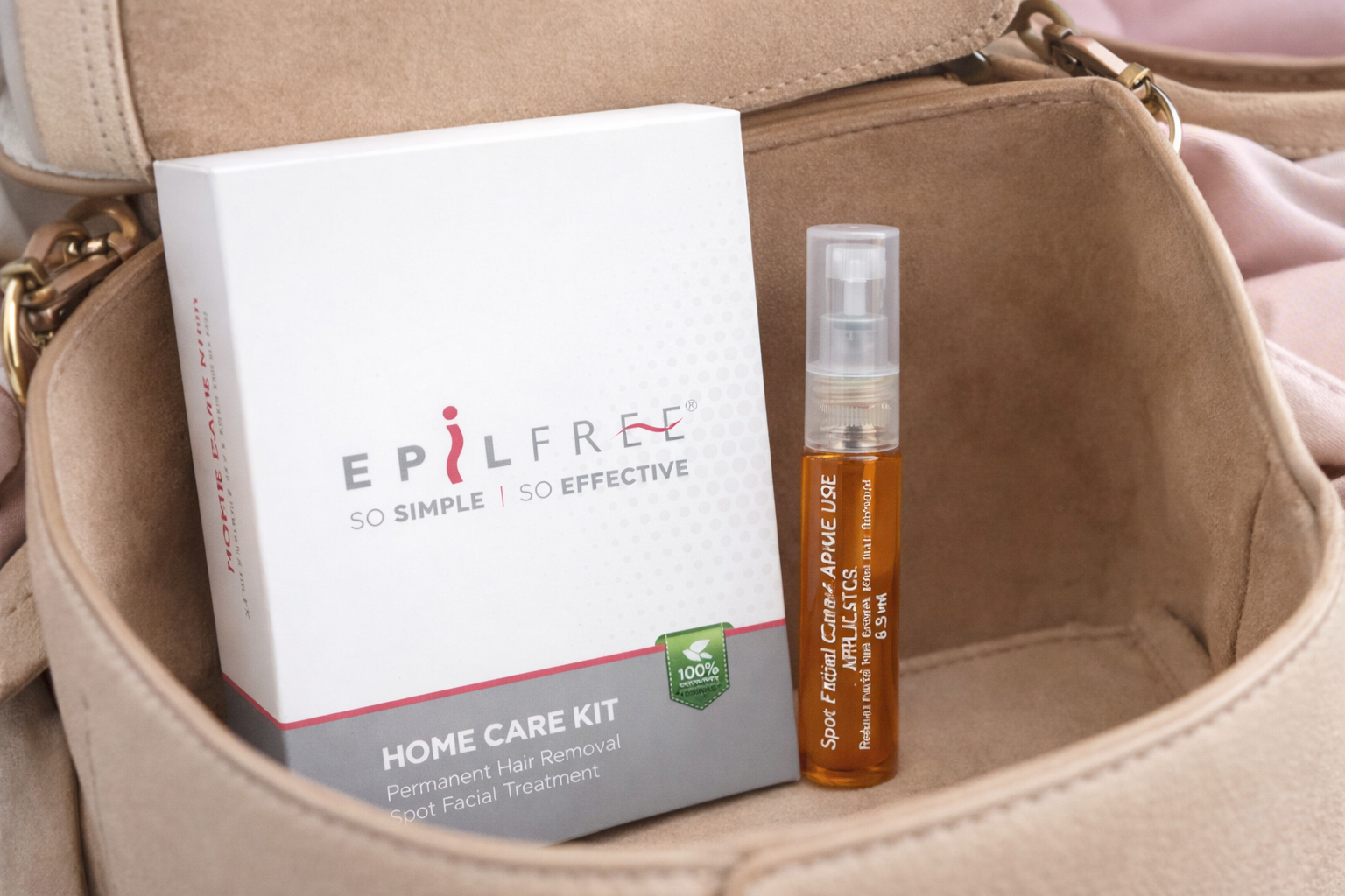 Kit Dermo-Ciblé EPILFREE® rangé dans un sac à main